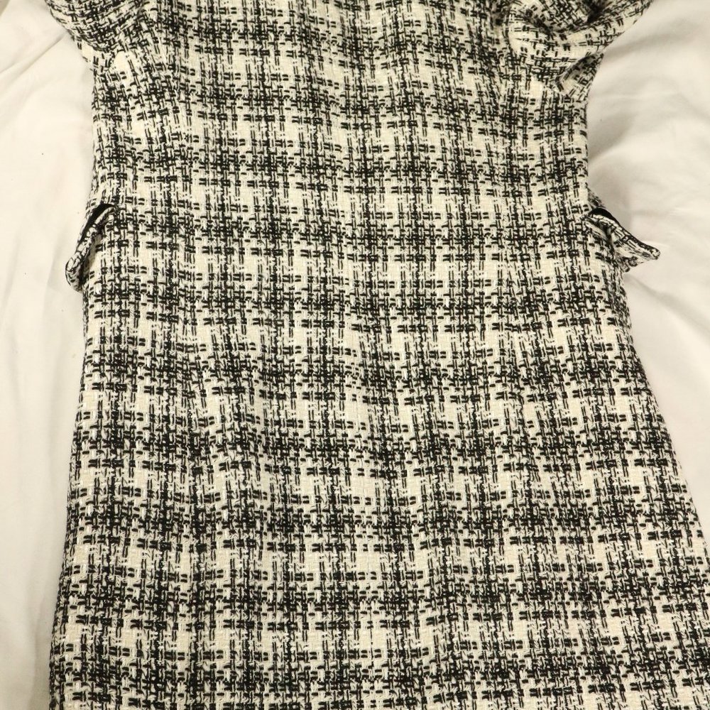 NINE WEST Black/White Patterned Long Coat Sz 12 US - Picture 15 of 16